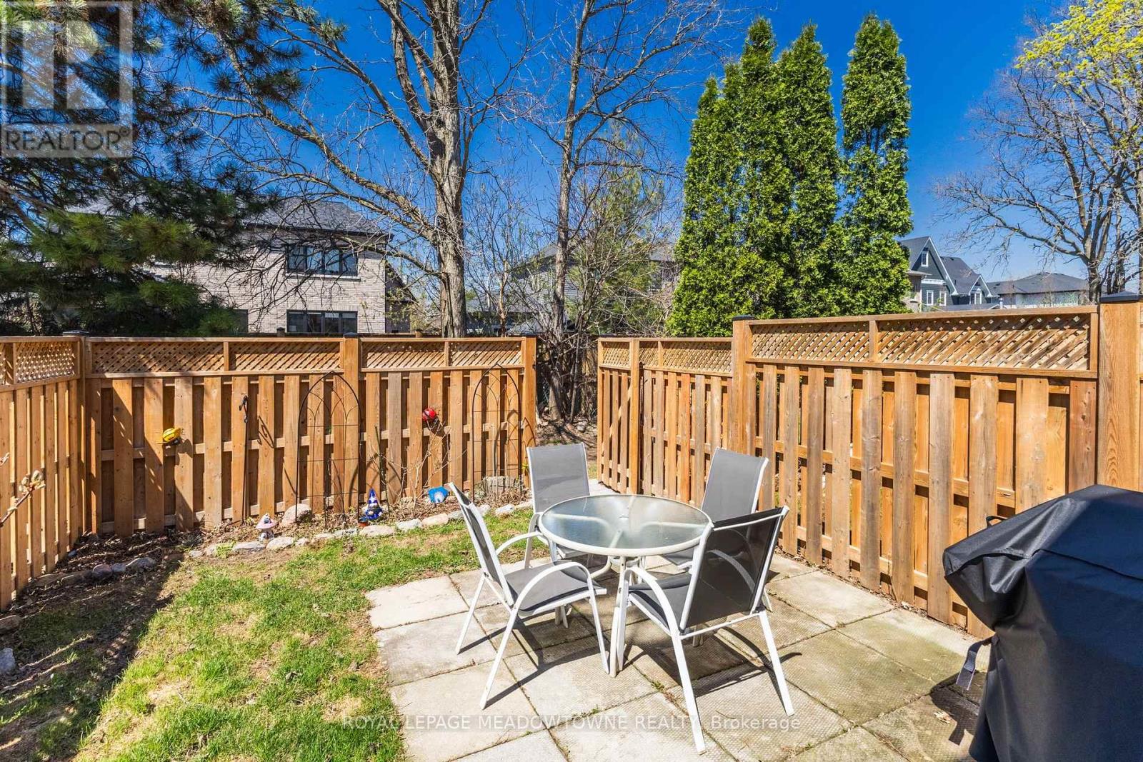 #43 235 BRONTE STREET - 26