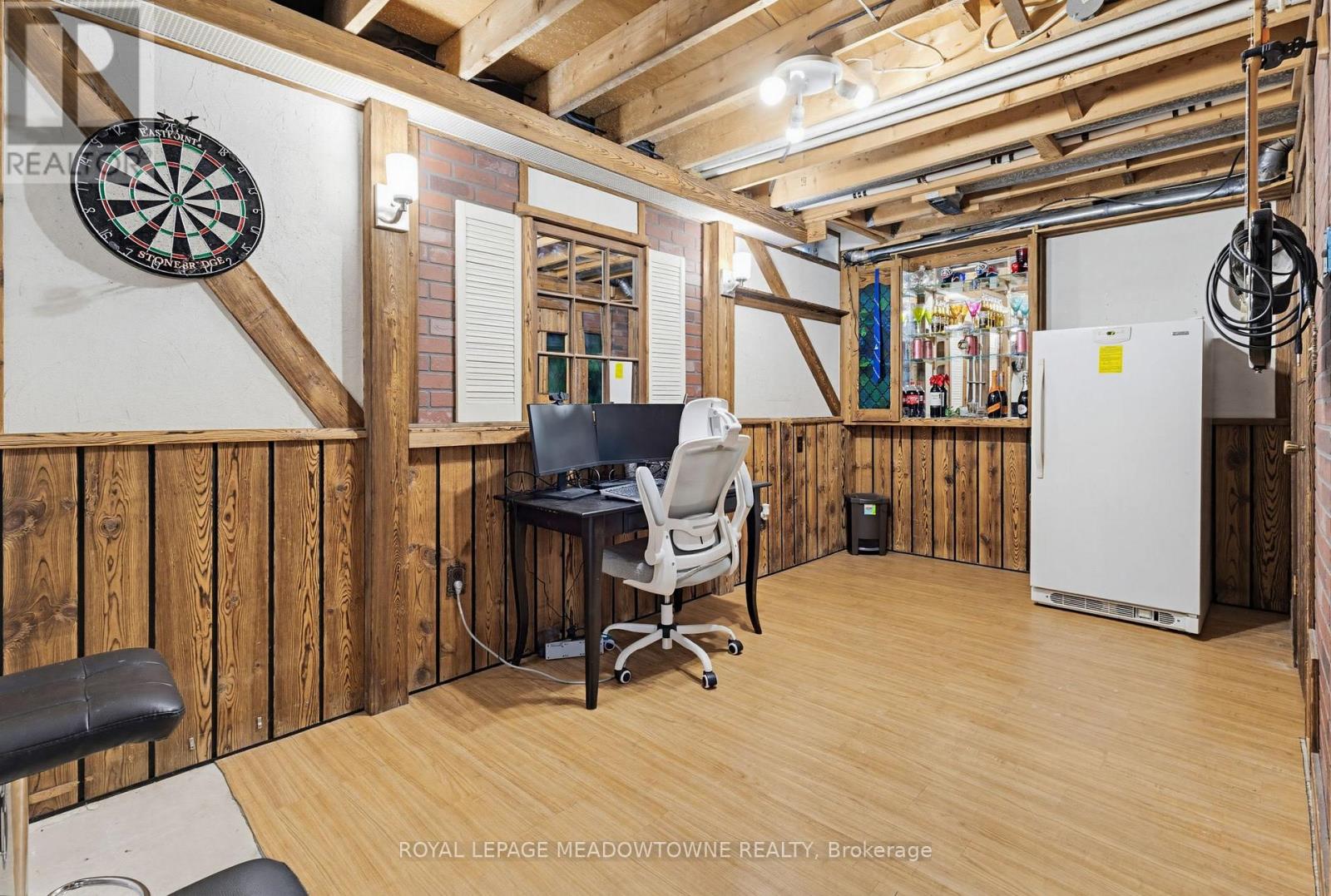 #43 235 BRONTE STREET - 25