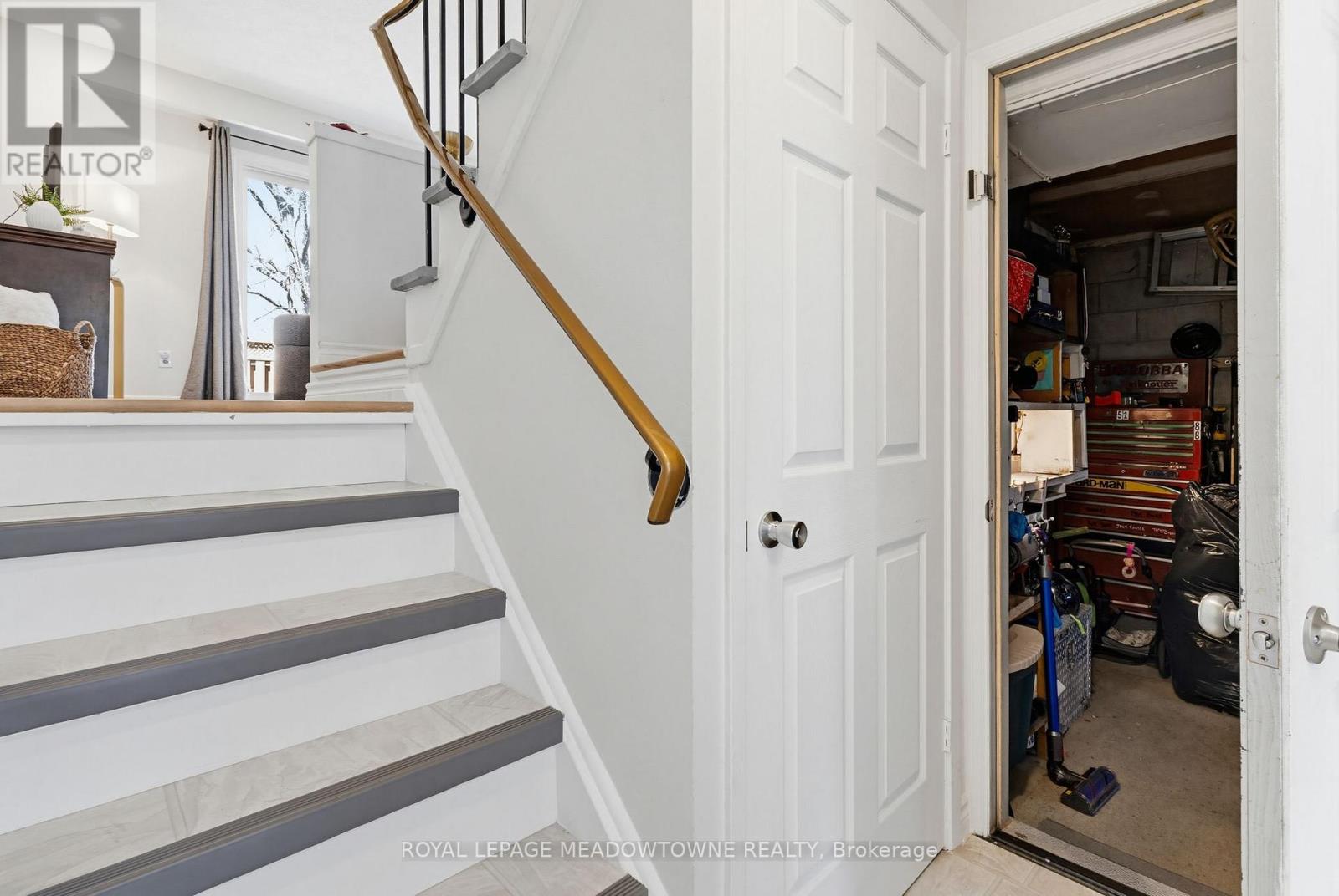 #43 235 BRONTE STREET - 23