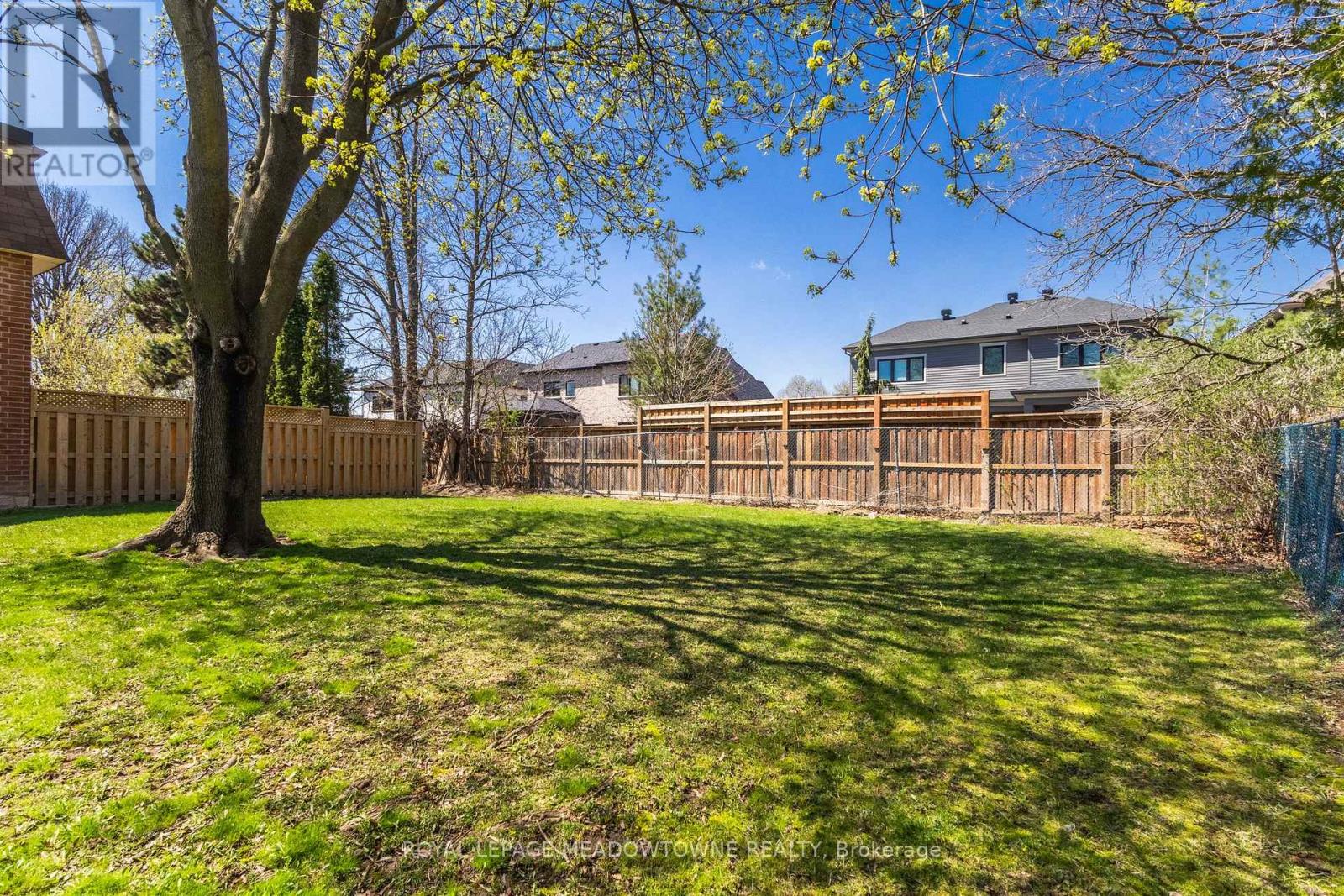 #43 235 BRONTE STREET - 34