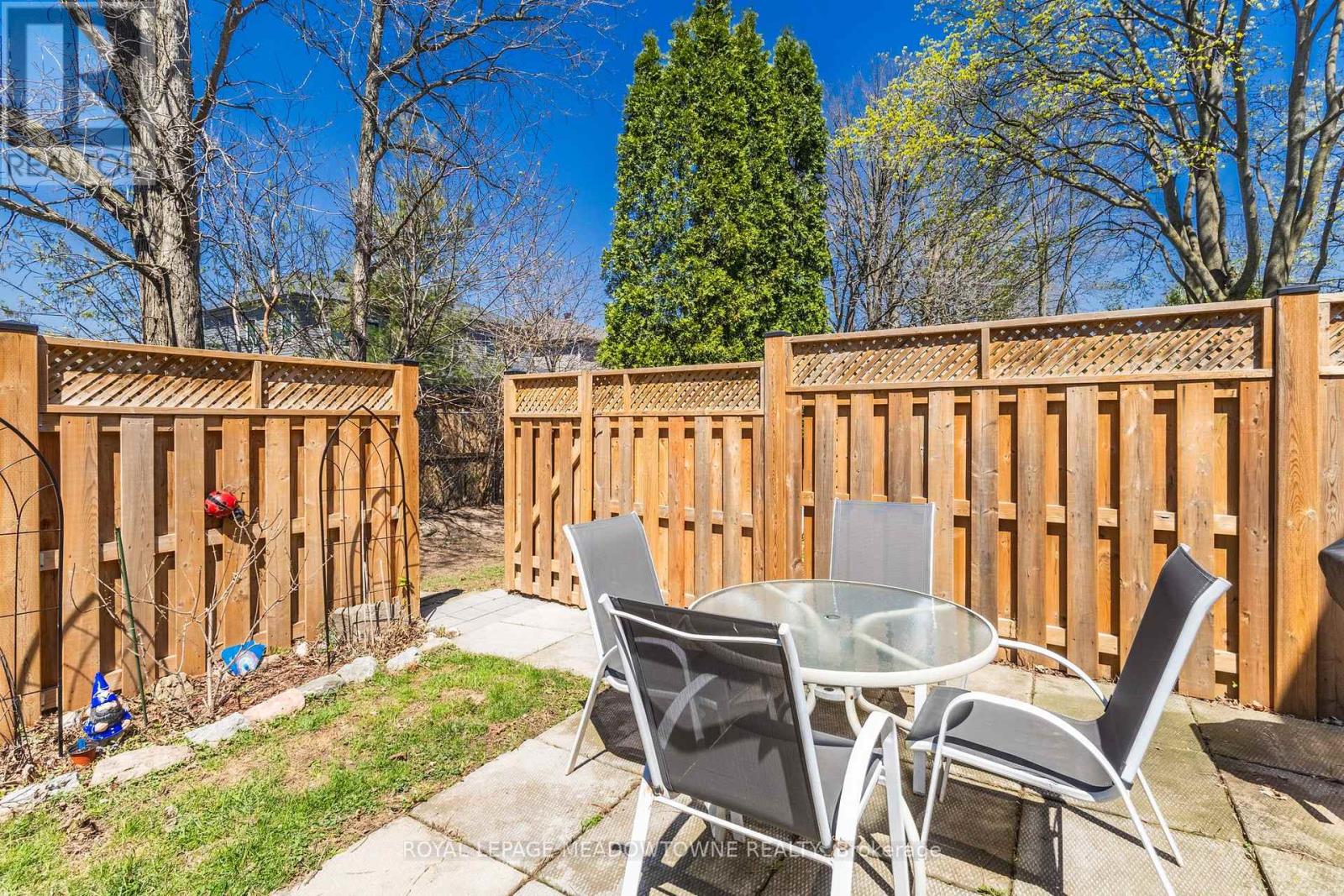 #43 235 BRONTE STREET - 29