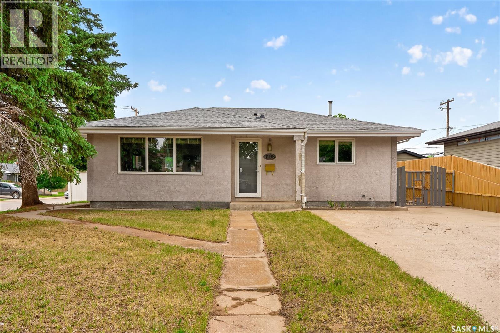 1198 Duffield CRESCENT - 4