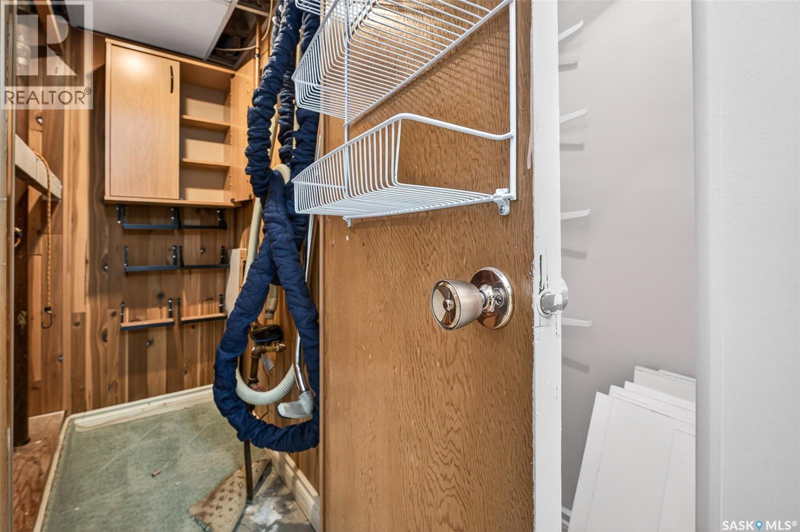 1198 Duffield CRESCENT - 52