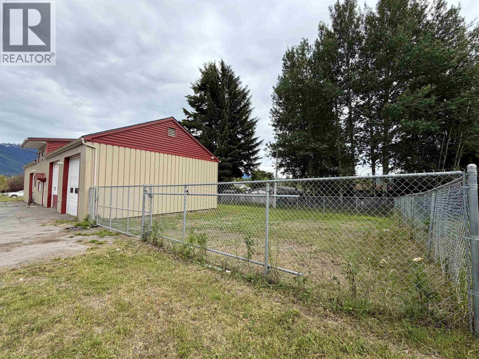 4419 LEGION Avenue, Terrace