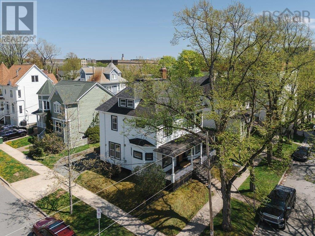 1535 Larch Street - 33