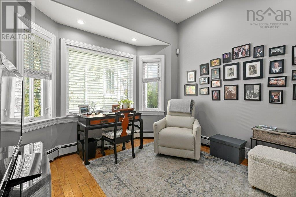 1535 Larch Street - 28