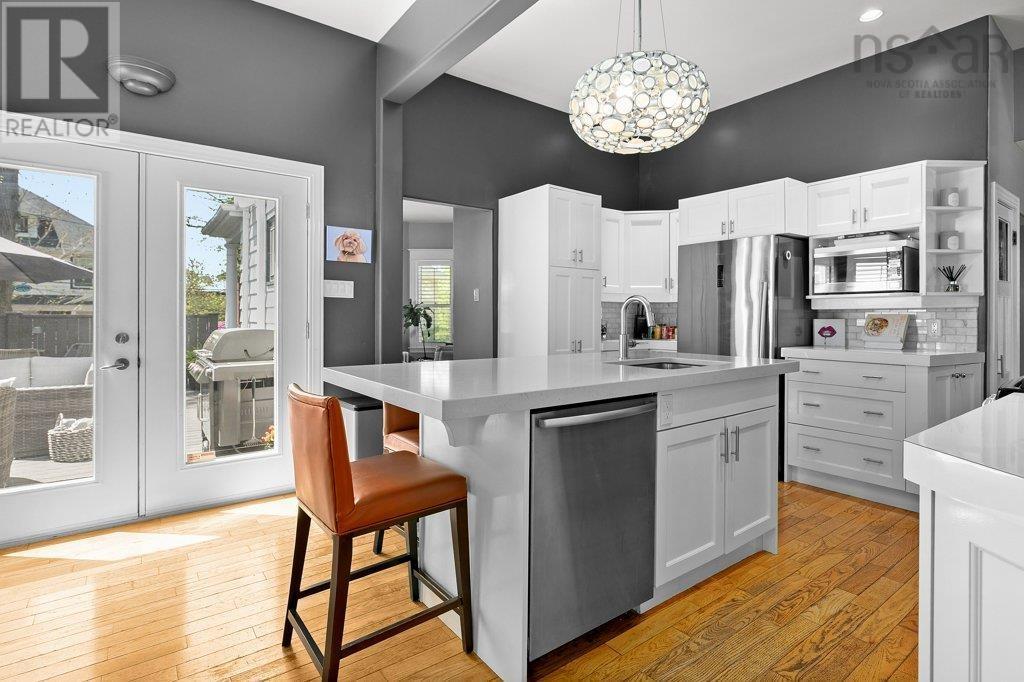 1535 Larch Street - 9