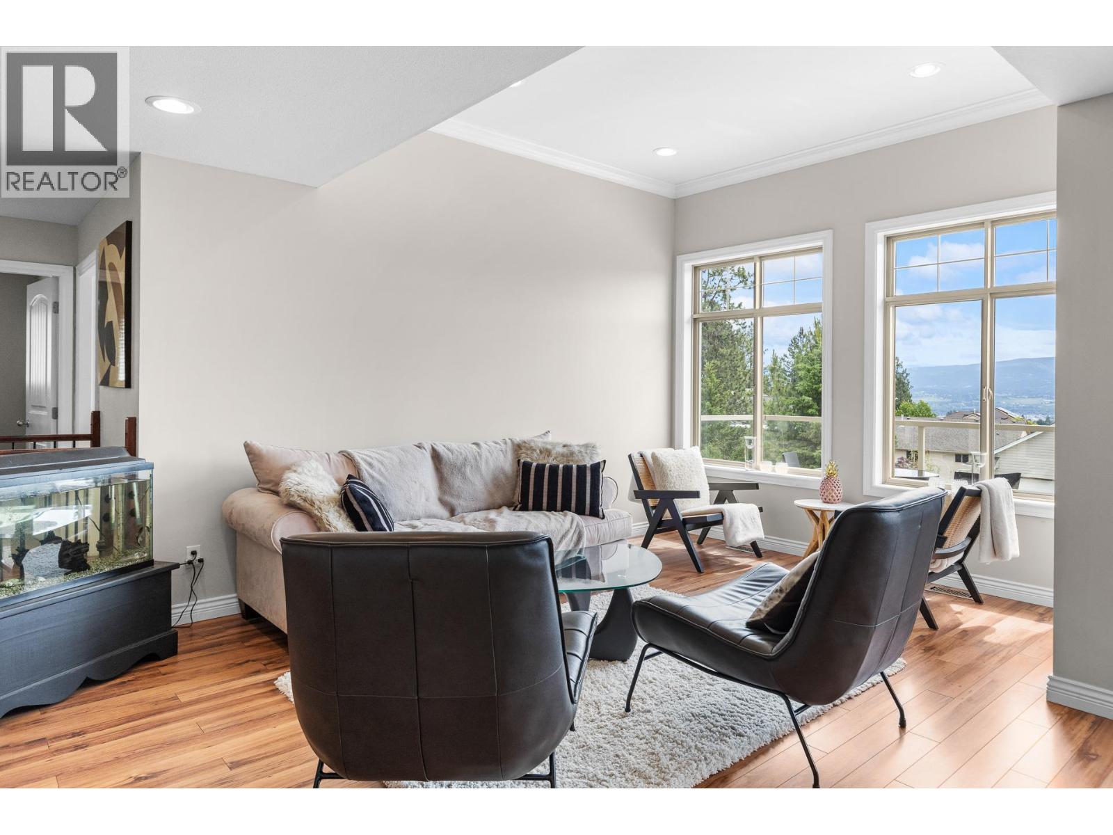 2042 Moonbeam Close, West Kelowna
