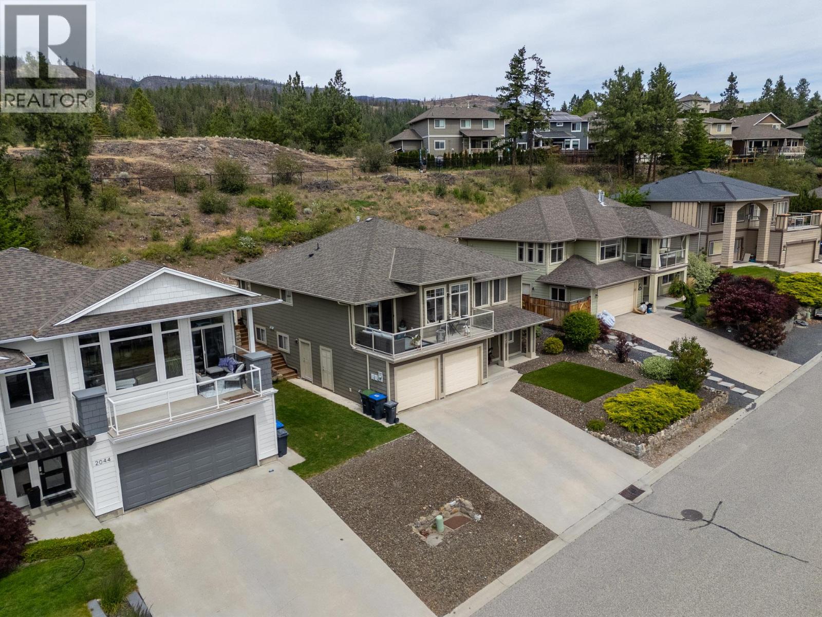  2042 Moonbeam Close, West Kelowna