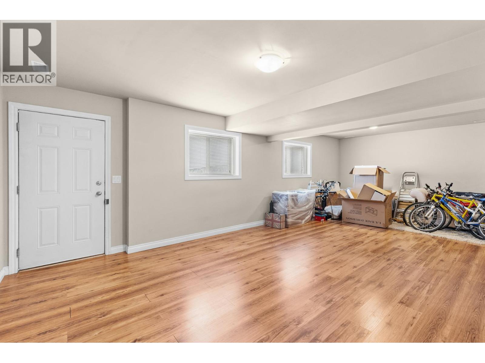  2042 Moonbeam Close, West Kelowna