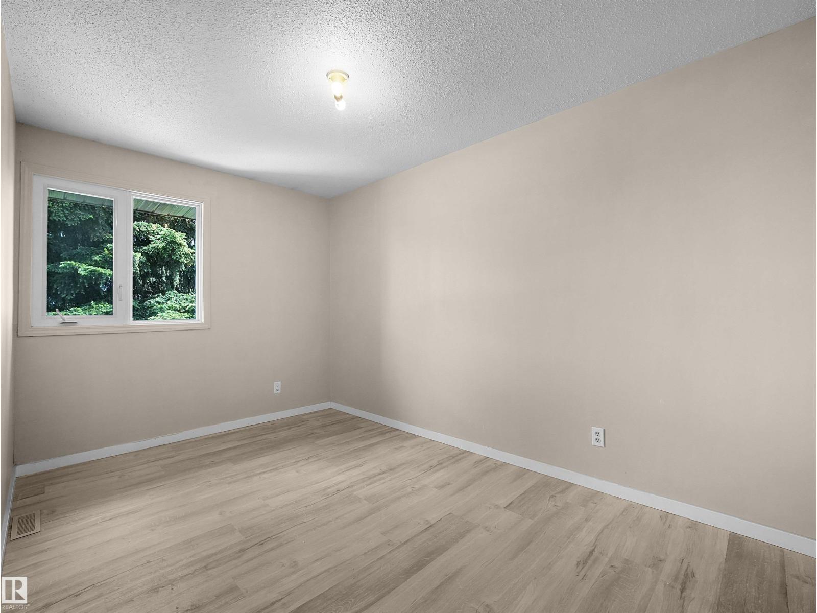 #4 14110 80 ST NW — photo 22