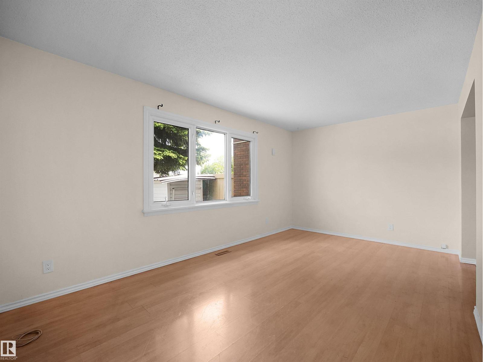 #4 14110 80 ST NW — photo 7