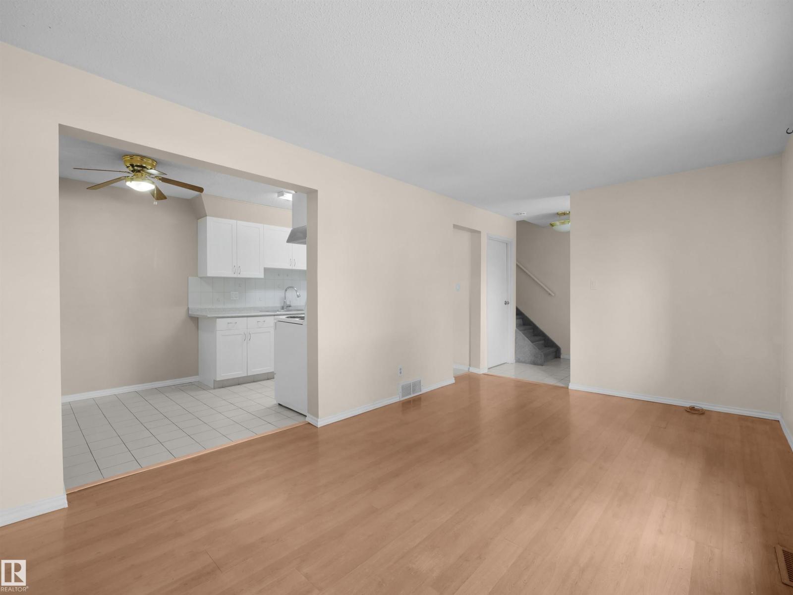#4 14110 80 ST NW — photo 8