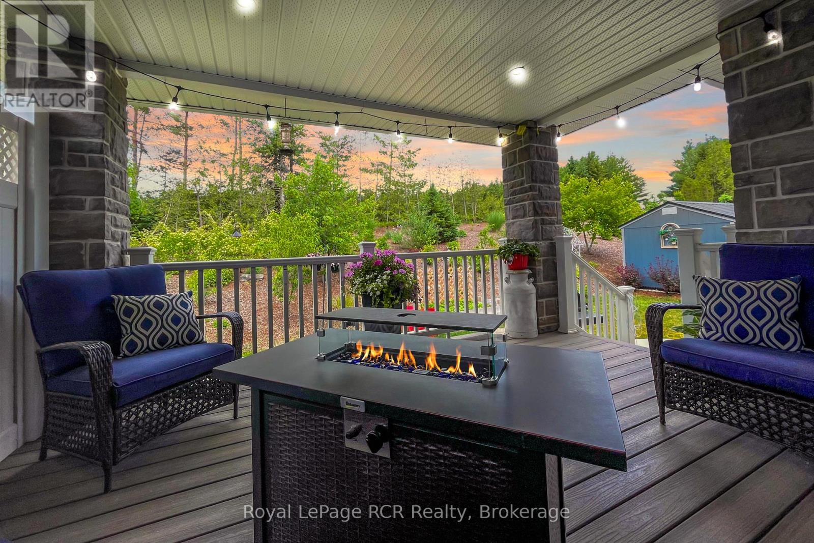 855 17TH STREET - 33