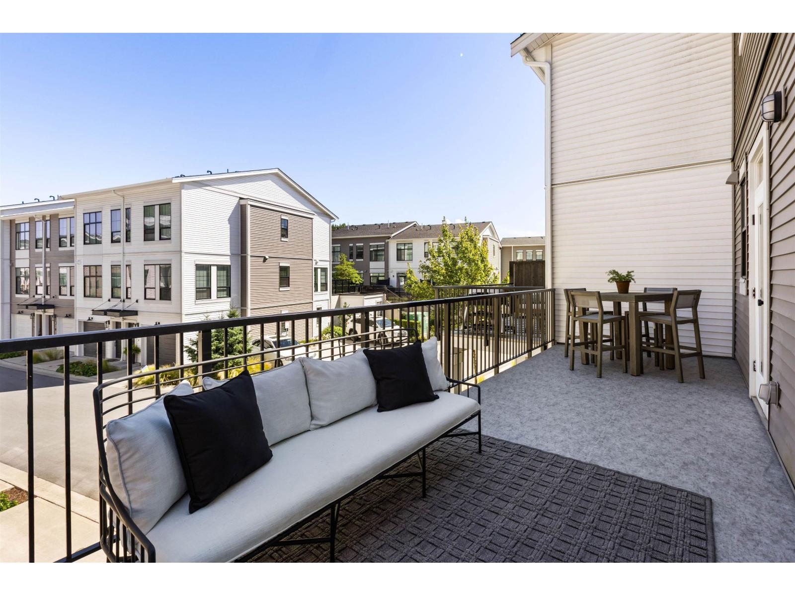35 2891 MONTROSE AVENUE, Abbotsford