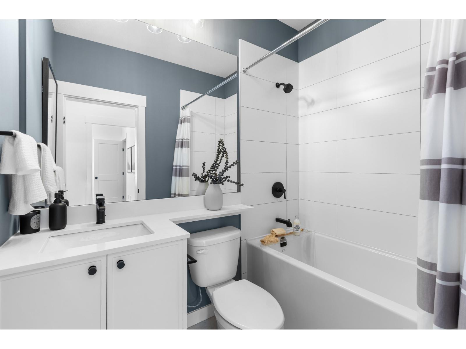 35 2891 MONTROSE AVENUE, Abbotsford