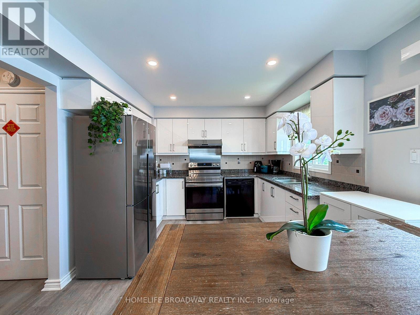 90 CHAPMAN DRIVE - 19