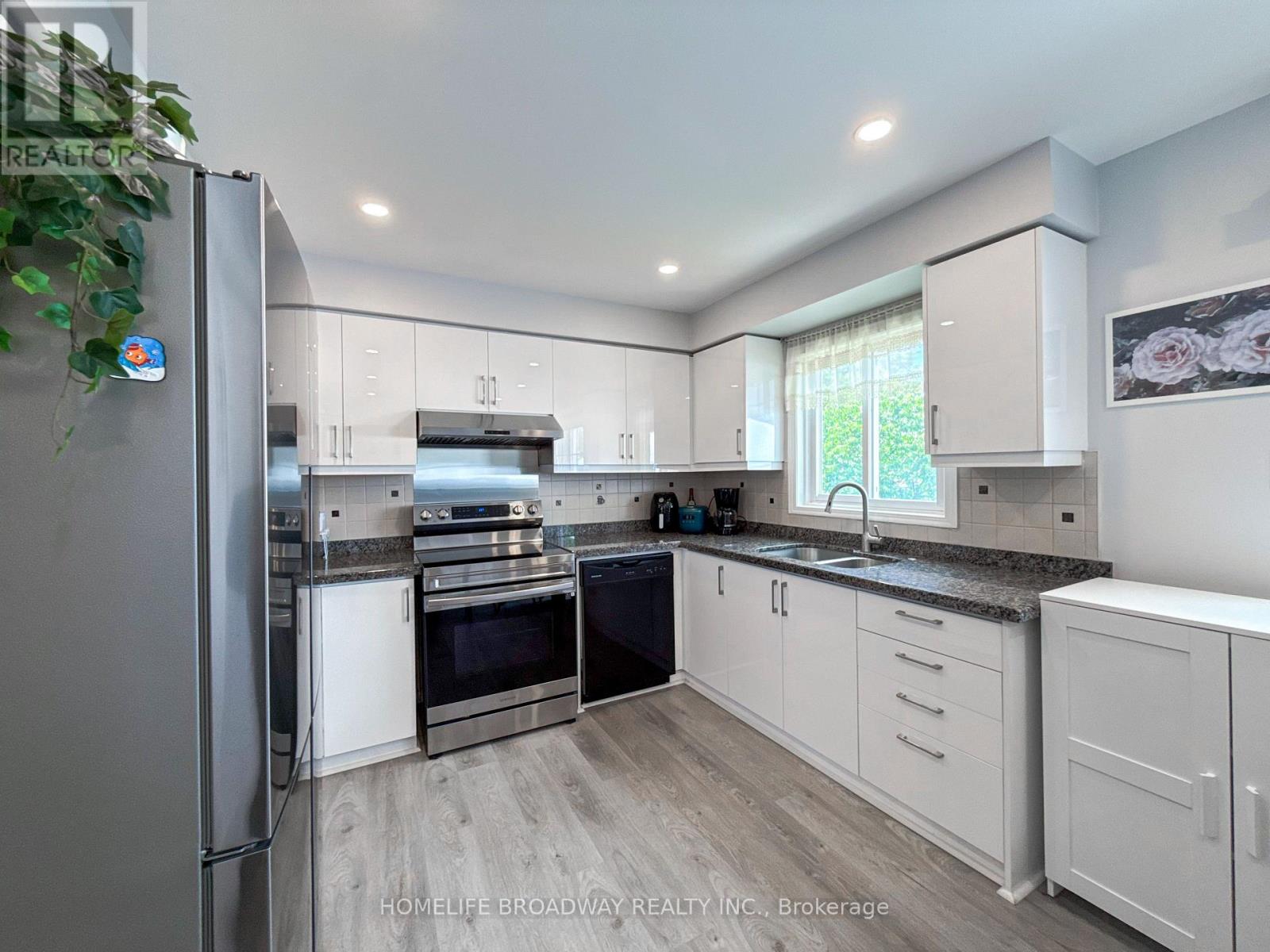 90 CHAPMAN DRIVE - 20