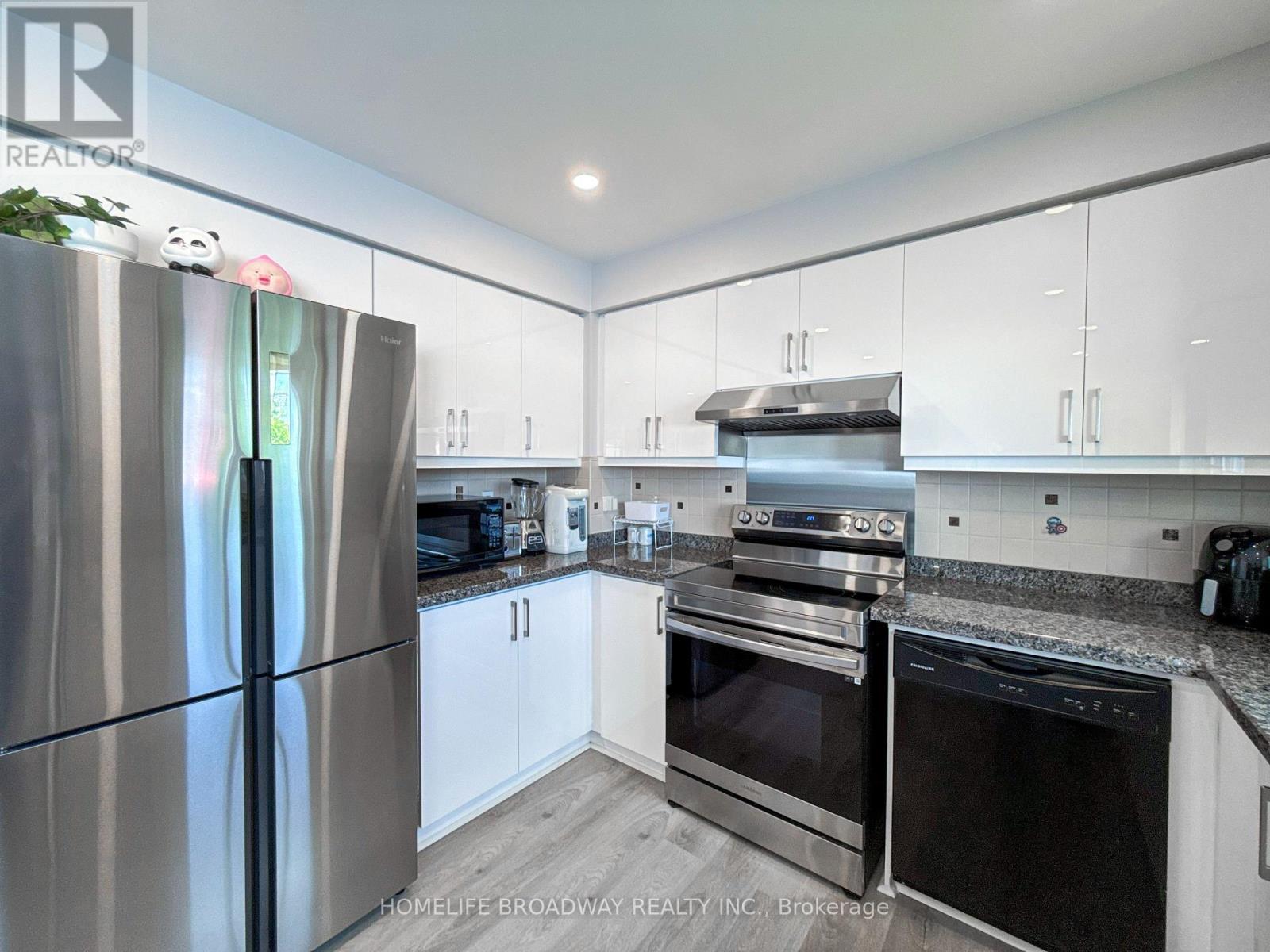 90 CHAPMAN DRIVE - 21