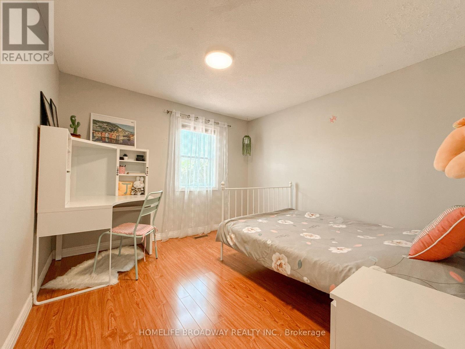 90 CHAPMAN DRIVE - 26