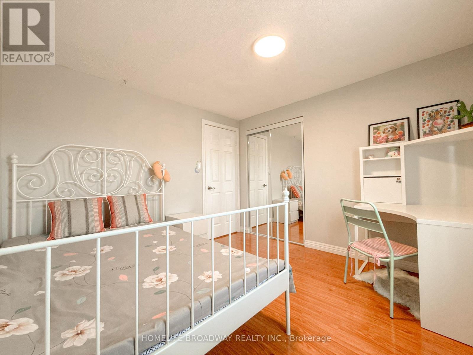 90 CHAPMAN DRIVE - 27