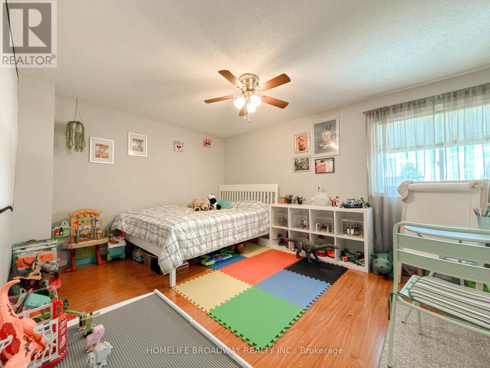 90 CHAPMAN DRIVE - 28