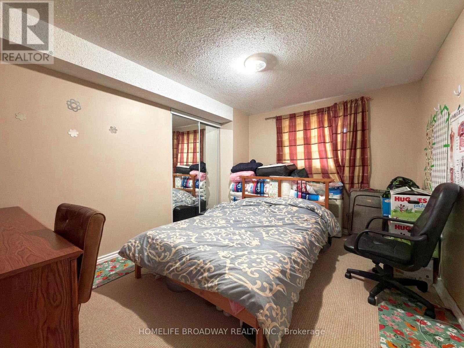 90 CHAPMAN DRIVE - 38