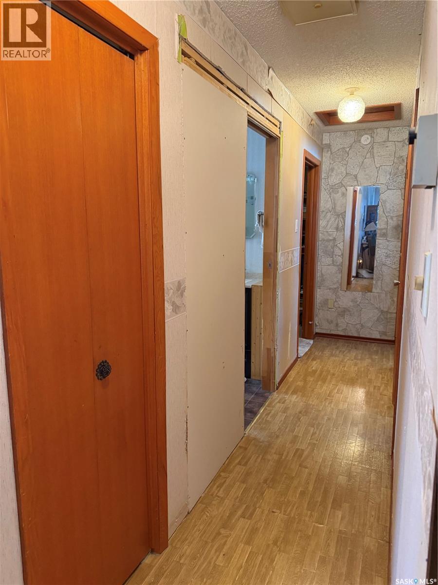 205 Pipestone AVENUE - 11