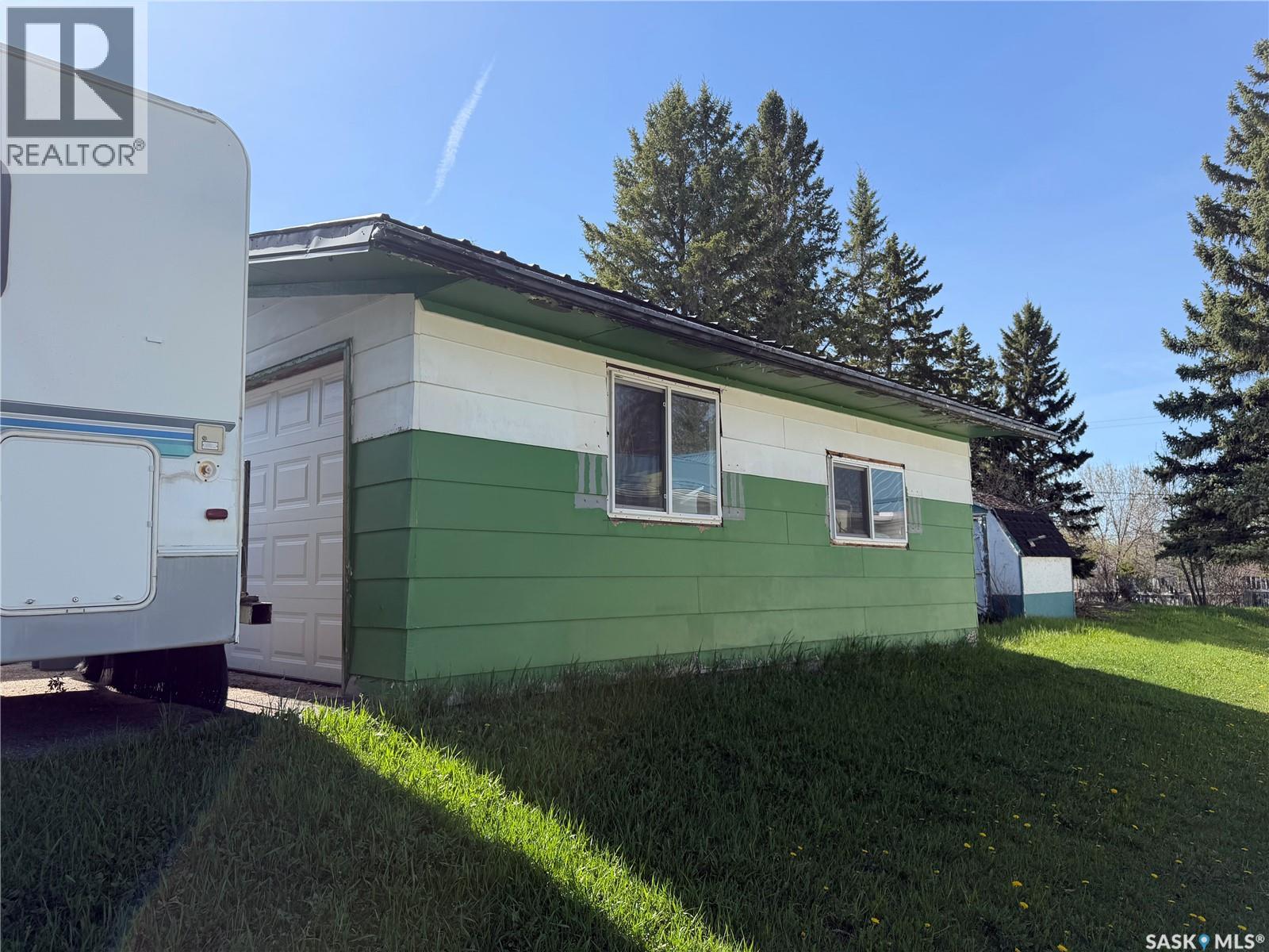 205 Pipestone AVENUE - 26