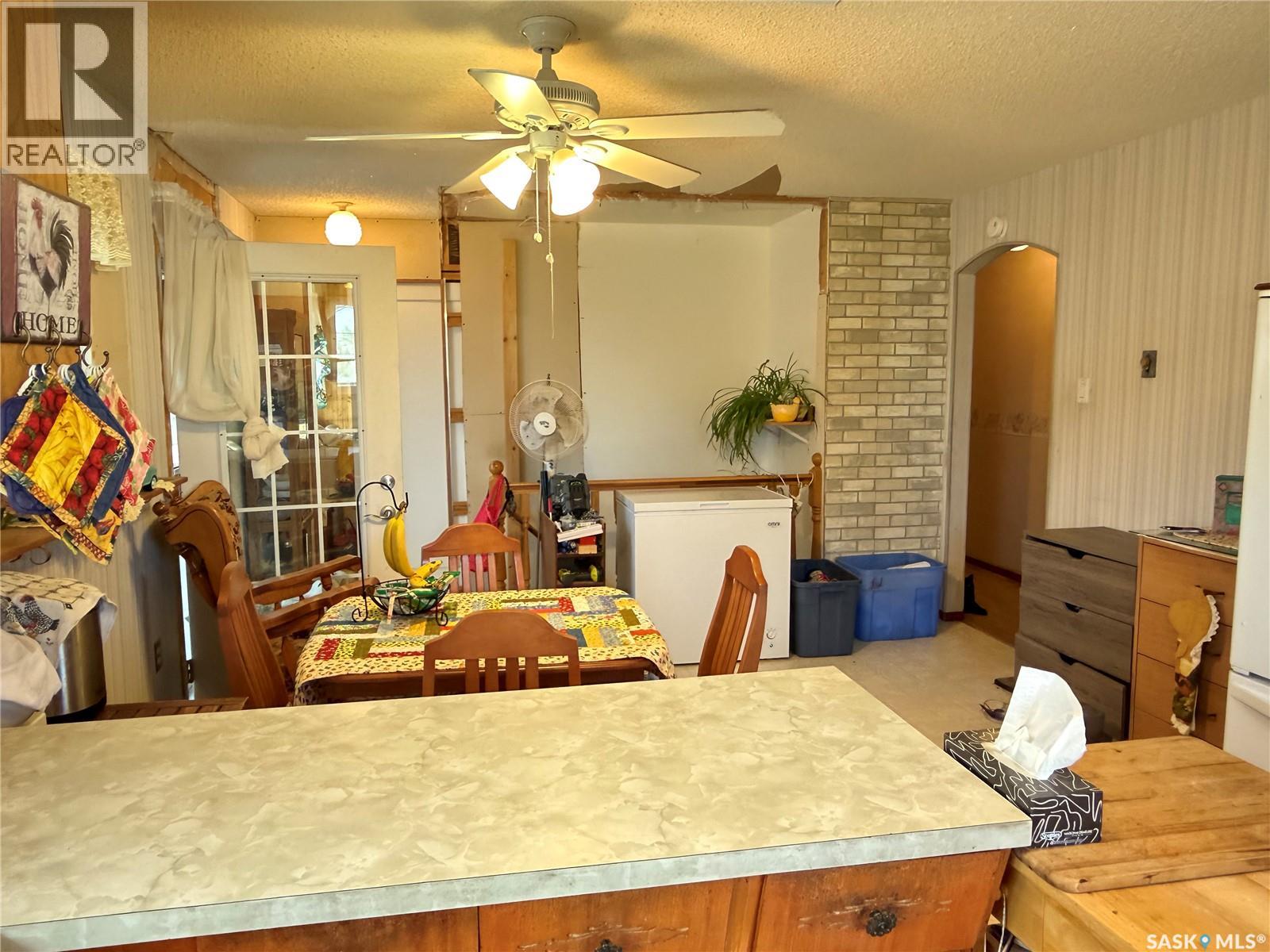 205 Pipestone AVENUE - 6