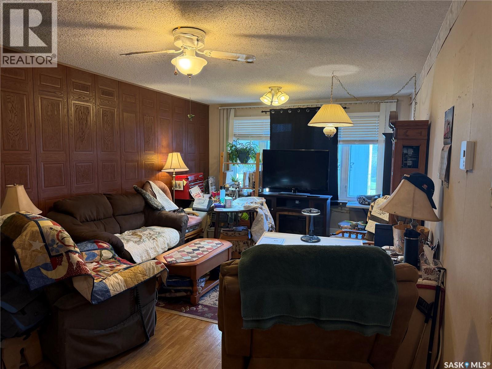205 Pipestone AVENUE - 8