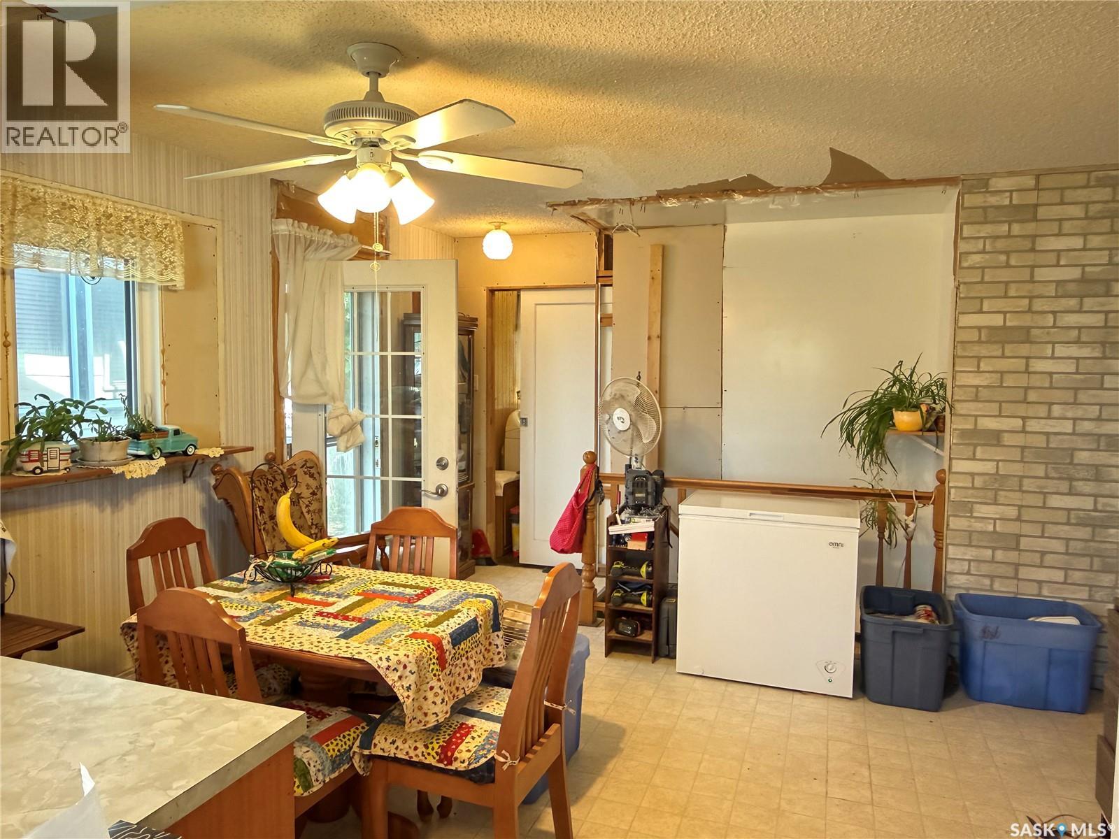 205 Pipestone AVENUE - 7