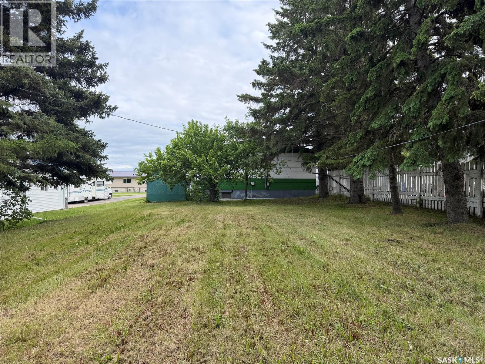 205 Pipestone AVENUE - 2