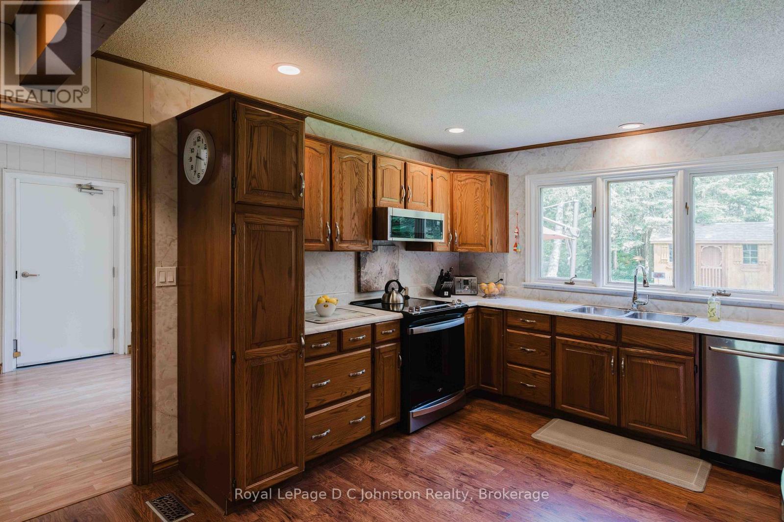 471 ECKFORD AVENUE - 17