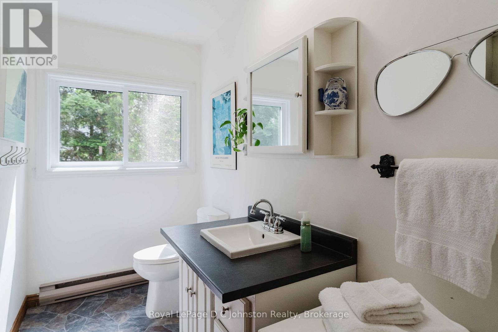 471 ECKFORD AVENUE - 36