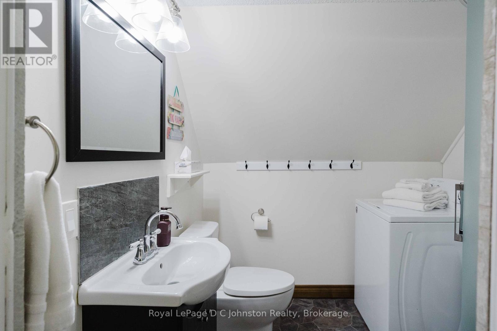 471 ECKFORD AVENUE - 44