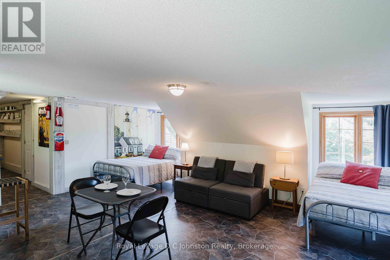 471 ECKFORD AVENUE - 46