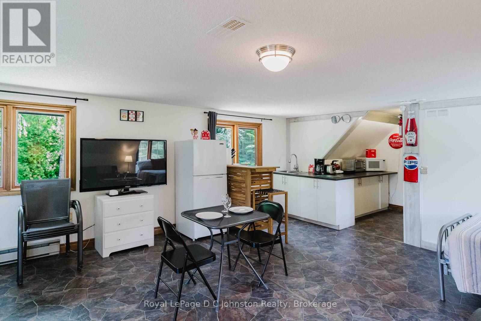 471 ECKFORD AVENUE - 47