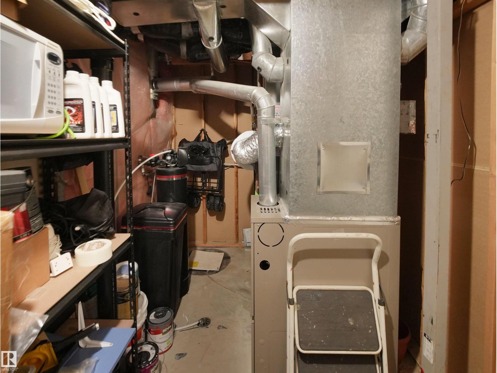 21379 89 AV NW - 16