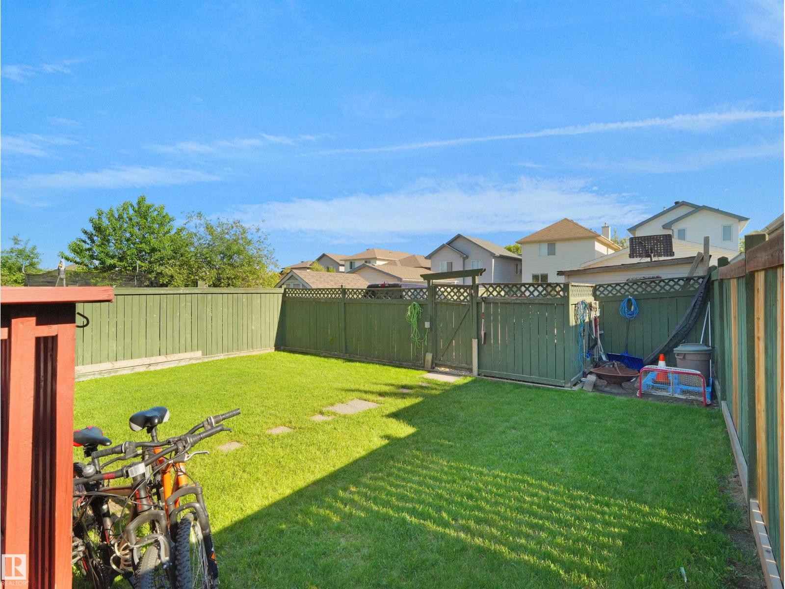21379 89 AV NW - 10
