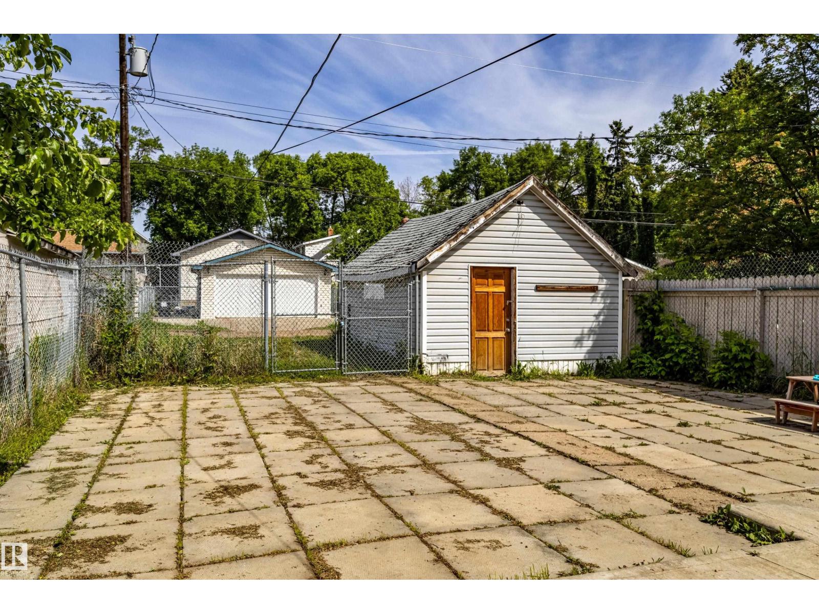9328 106A AV NW - 34