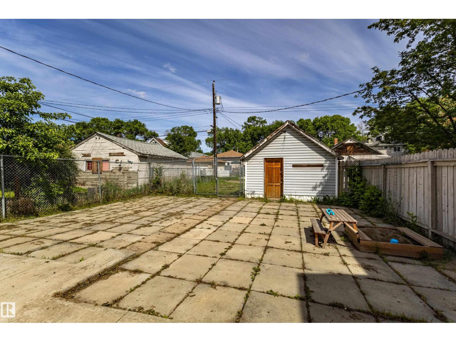 9328 106A AV NW — photo 35
