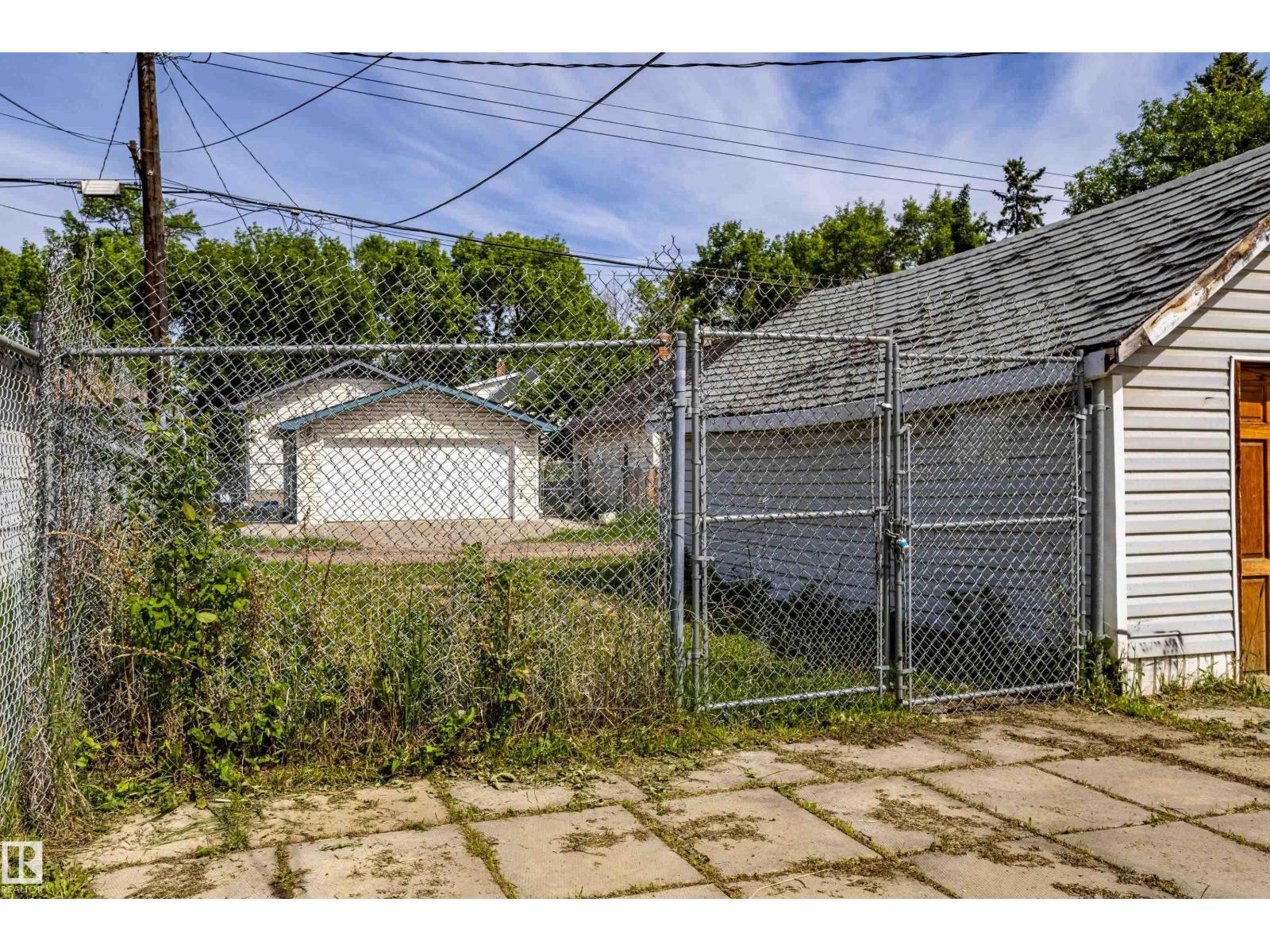 9328 106A AV NW - 40