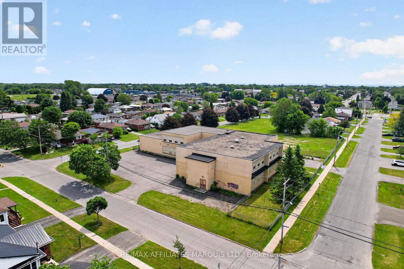 1335 RENEAL STREET - 6