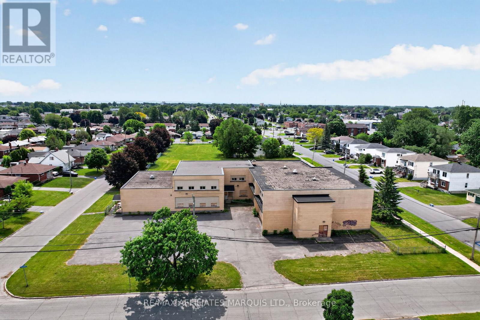 1335 RENEAL STREET - 5