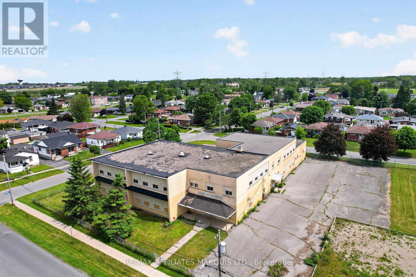1335 RENEAL STREET - 9