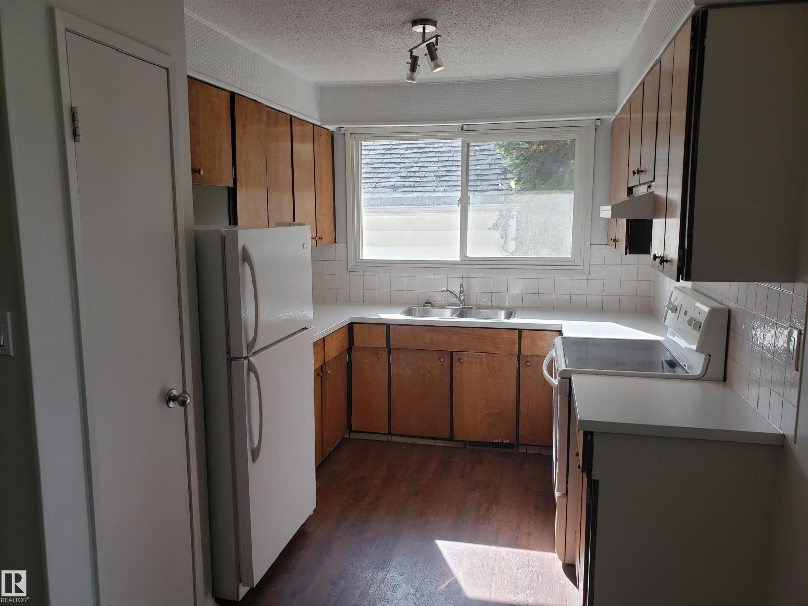 10219A 155 ST NW - 4