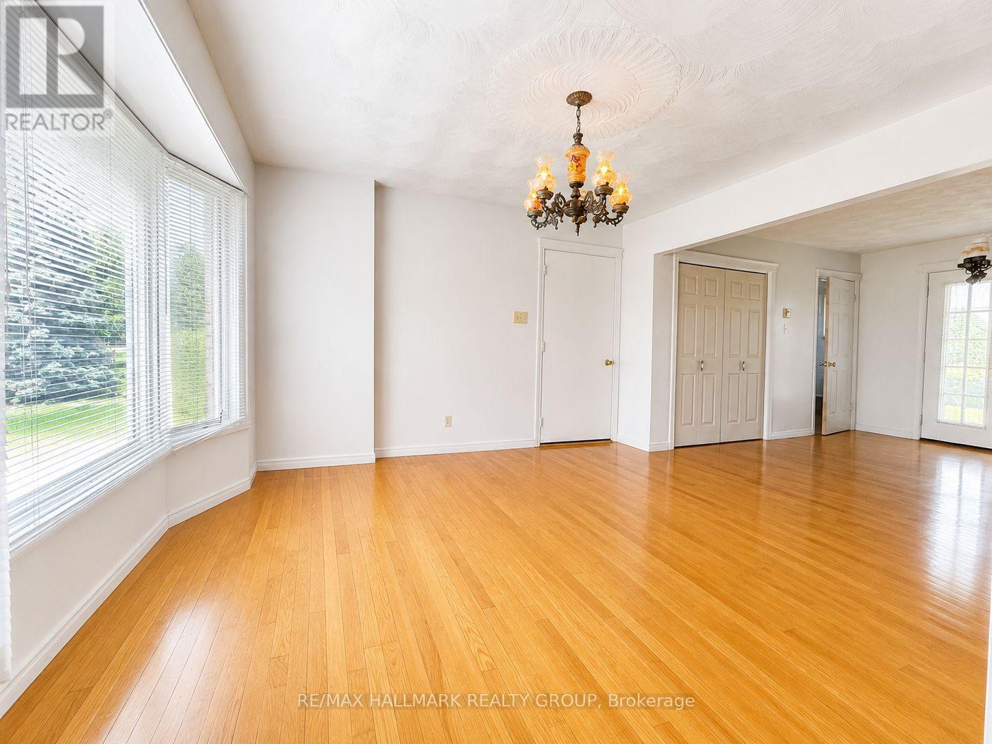 591 LAURIN STREET - 13