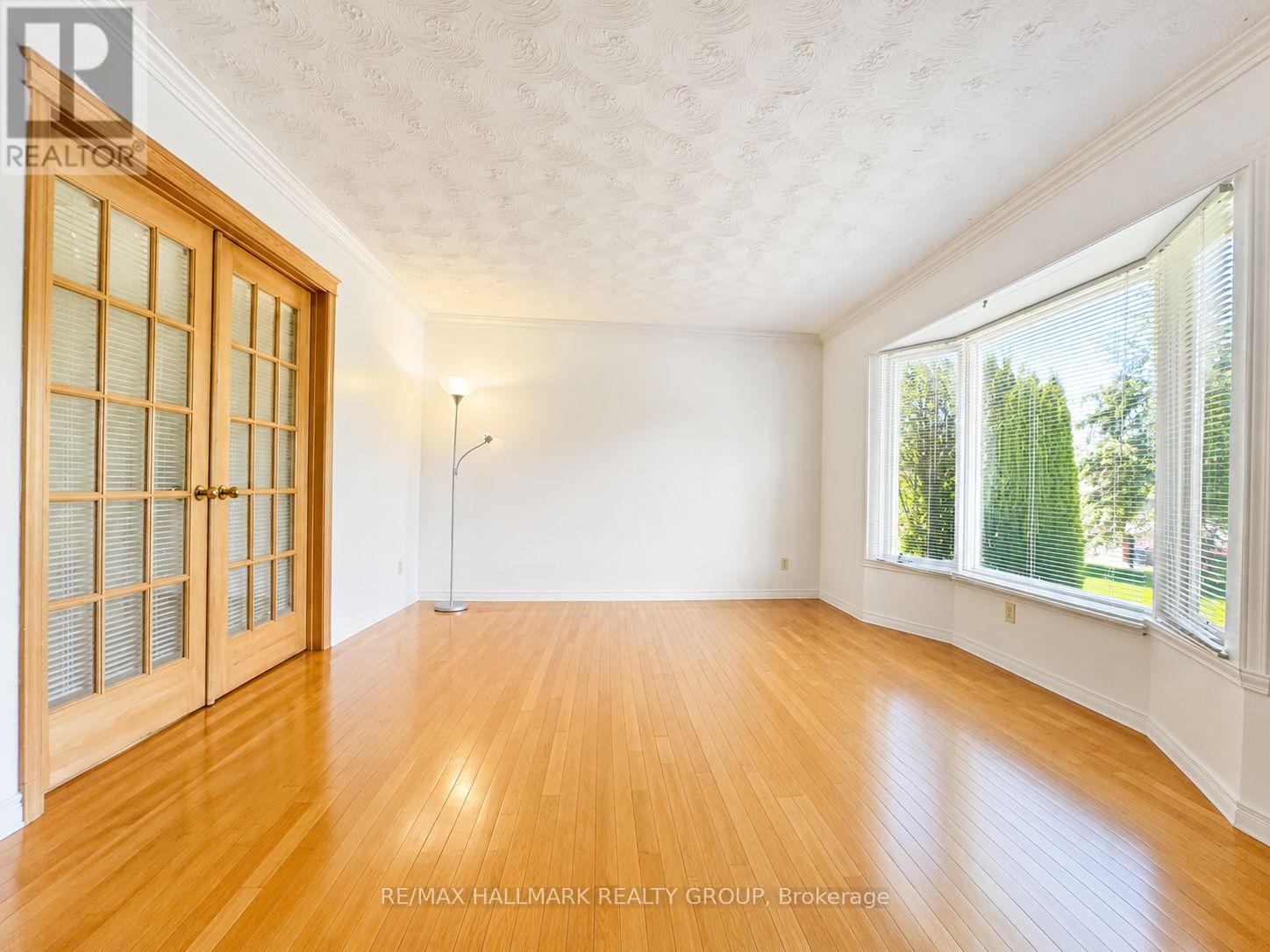 591 LAURIN STREET - 11