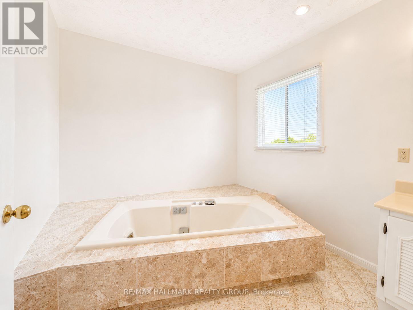 591 LAURIN STREET - 21
